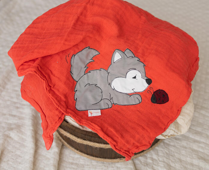 Nuschi rot Wolf mit Käfer 40.-