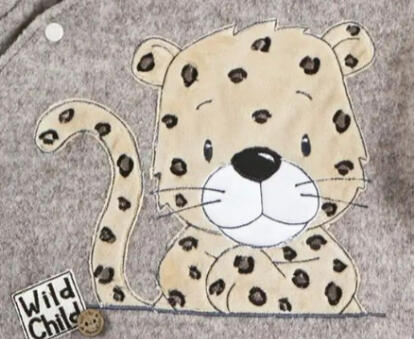 Peeker Leopard