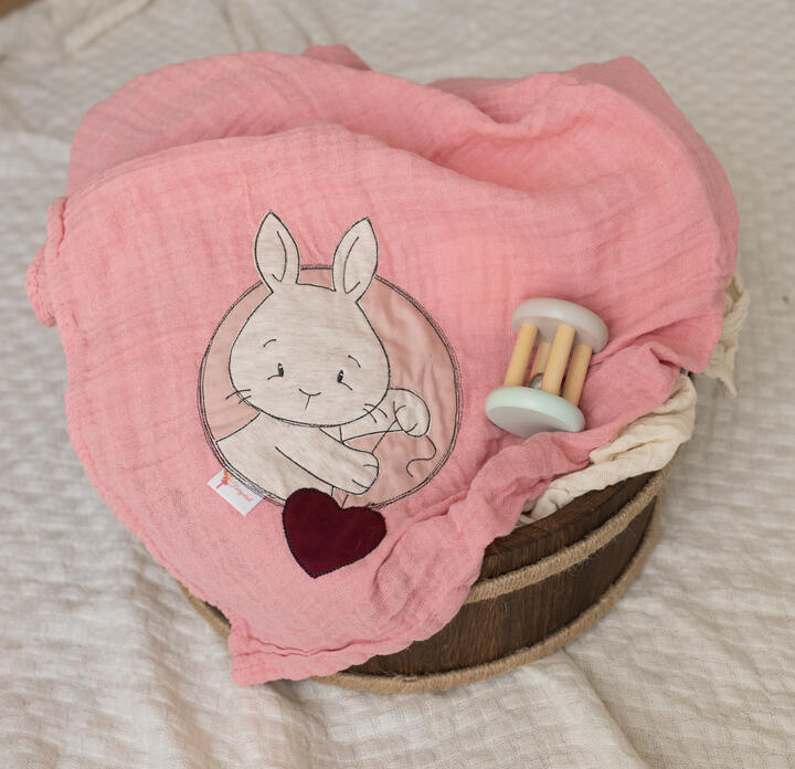 Handgemachtes rosa Nuschi und Gesundheitshefthülle von Fairy Dust by Victoria